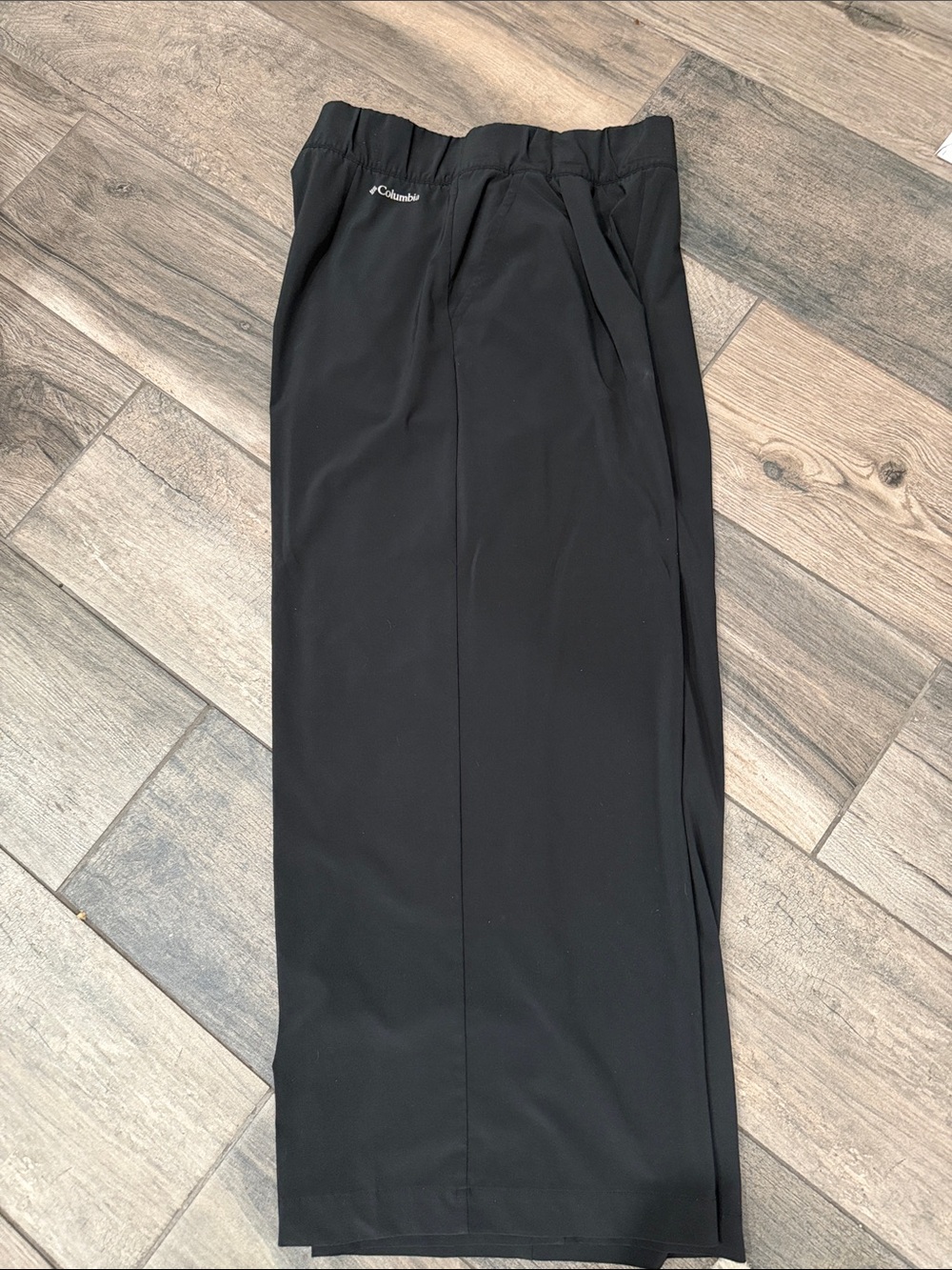 Columbia Women's Black Elastic-Waist Performance Capris